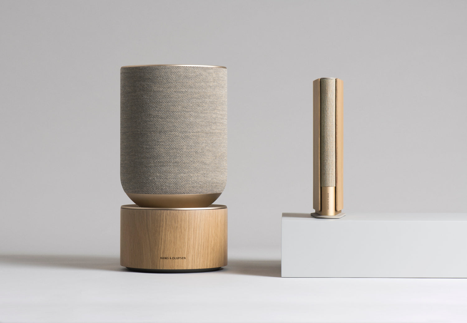 BeoSound Balance mit BeoSound Emerge im Gold Tone