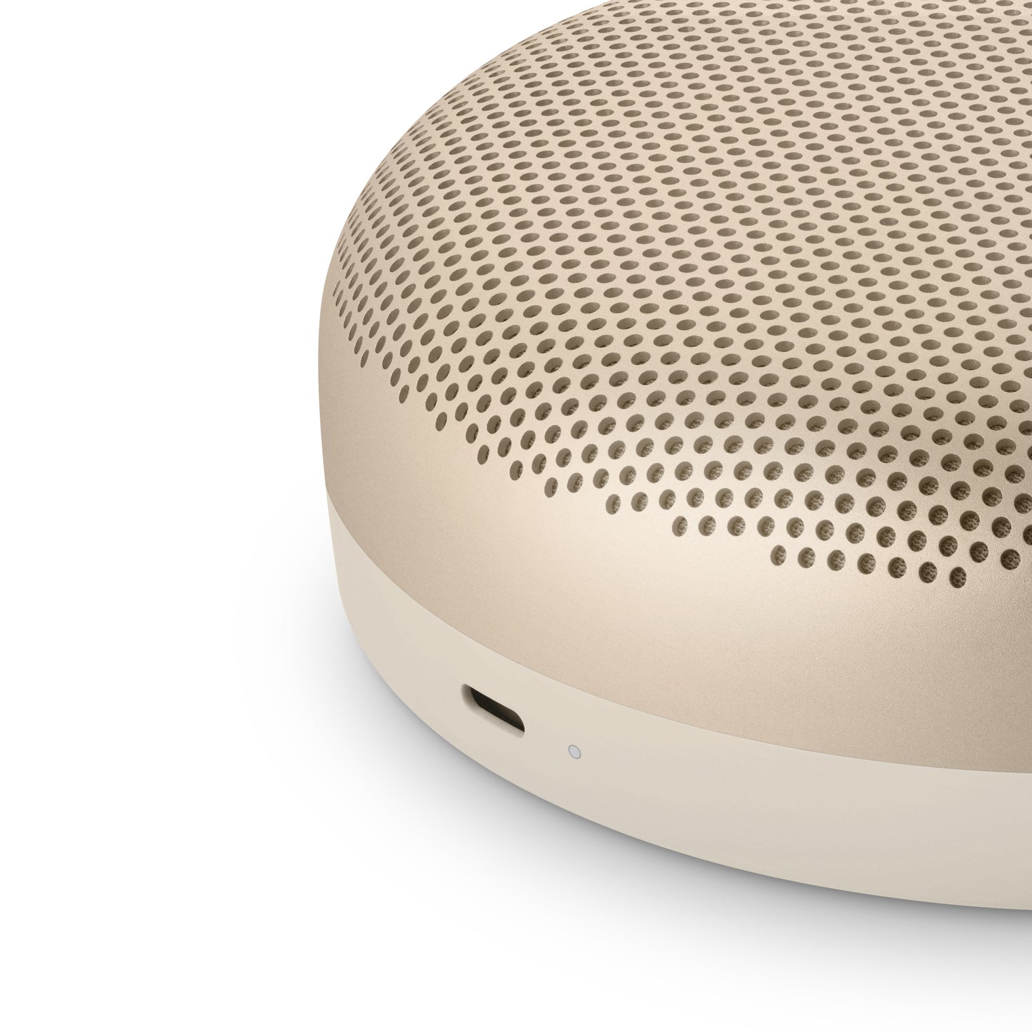 Bang & Olufsen BeoSound A1 2. Generation - Gold Tone - Ladeanschluss