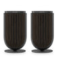 Bang & Olufsen BeoLab 8 in black anthracite auf Tischstandfuß mit dunklem Cover - gezeigt als Paar