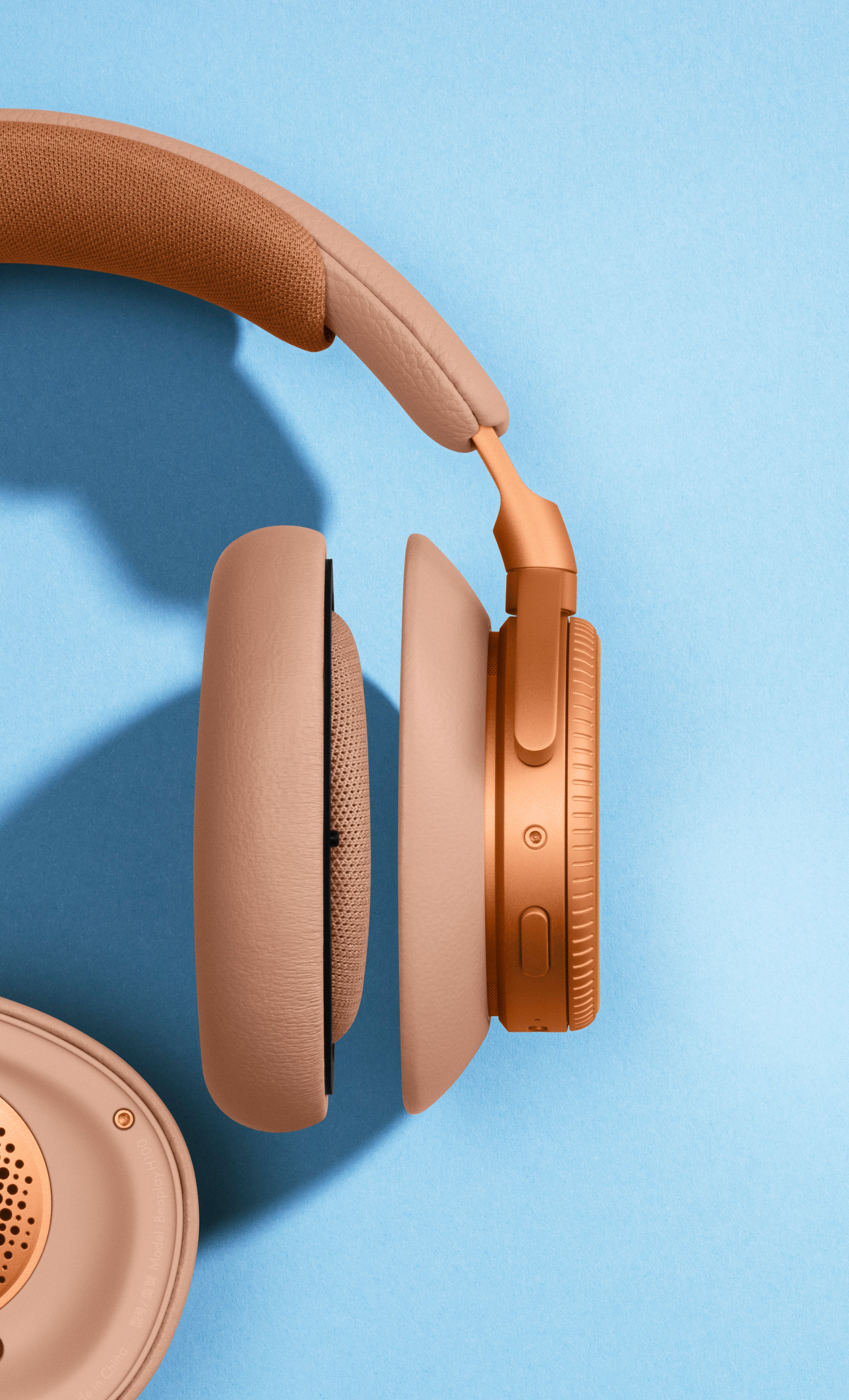 Bang & Olufsen Beoplay H100 sunset Apricot