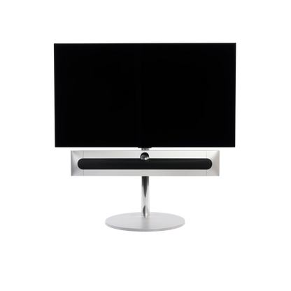 Beosound Premiere in natural aluminium auf STB Bodenstandfuß, mit Stoffcover in Grey Mélange, mit 48 Zoll LG OLED Panel - Frontale Ansicht