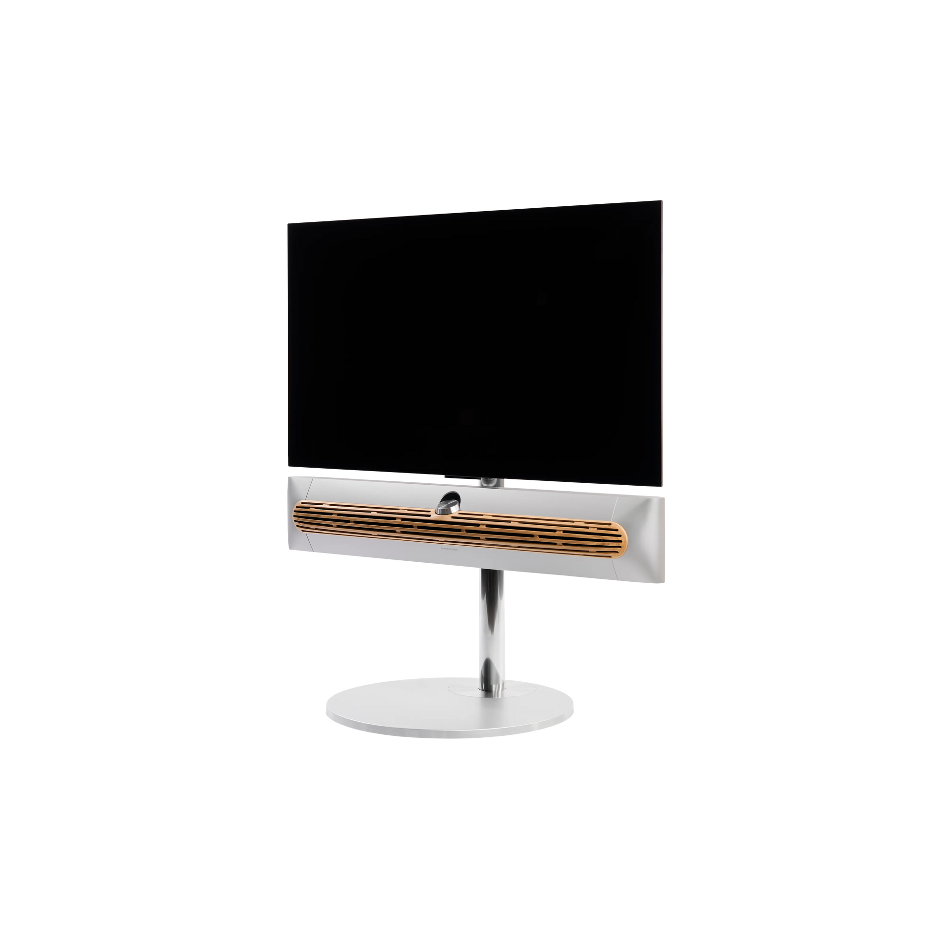 Beosound Premiere in natural aluminium auf STB Bodenstandfuß mit Eichenholzcover , mit 42 Zoll LG OLED Panel - Ansicht schräg von der Seite