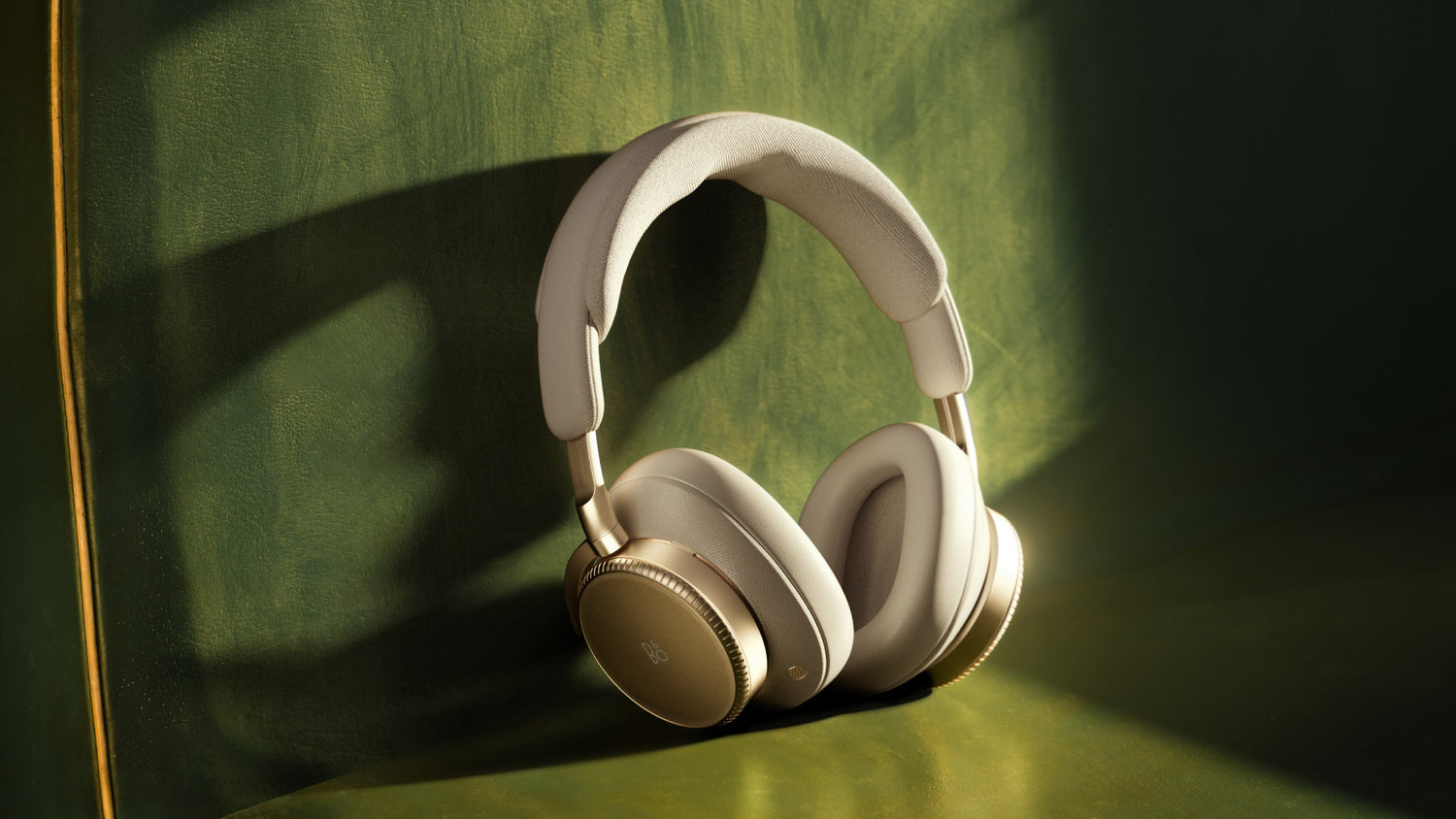 BeoPlay H100 mit 10 Mikrofonen in Studioqualität