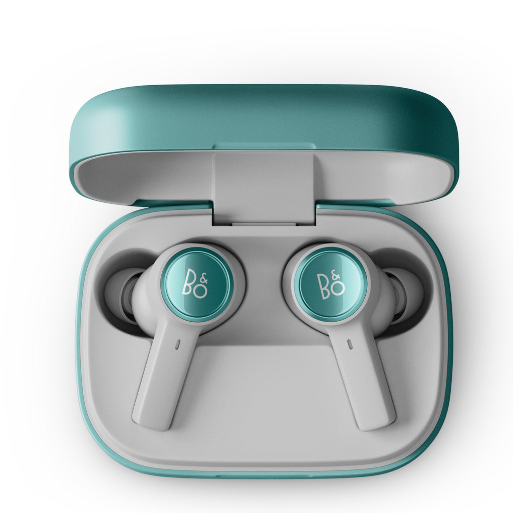 Bang & Olufsen, B&O, Beoplay Eleven (Hi-Fi-ANC-Earbuds) - Earbuds in Eucalyptus Green in der Ladeschale