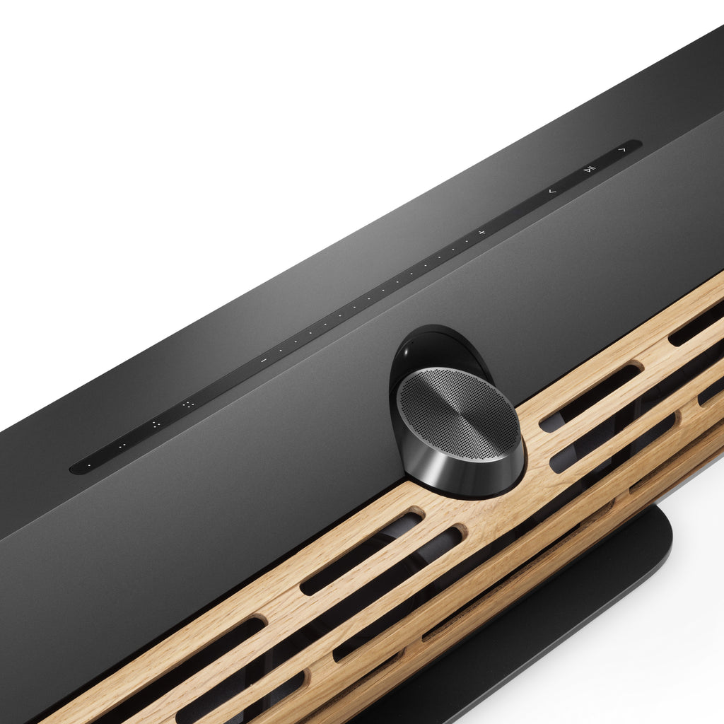 Bang & Olufsen Beosound Premiere Soundbar in blck anthracite - Detailaufnahme Bedienfelder oben mit Favoritentasten