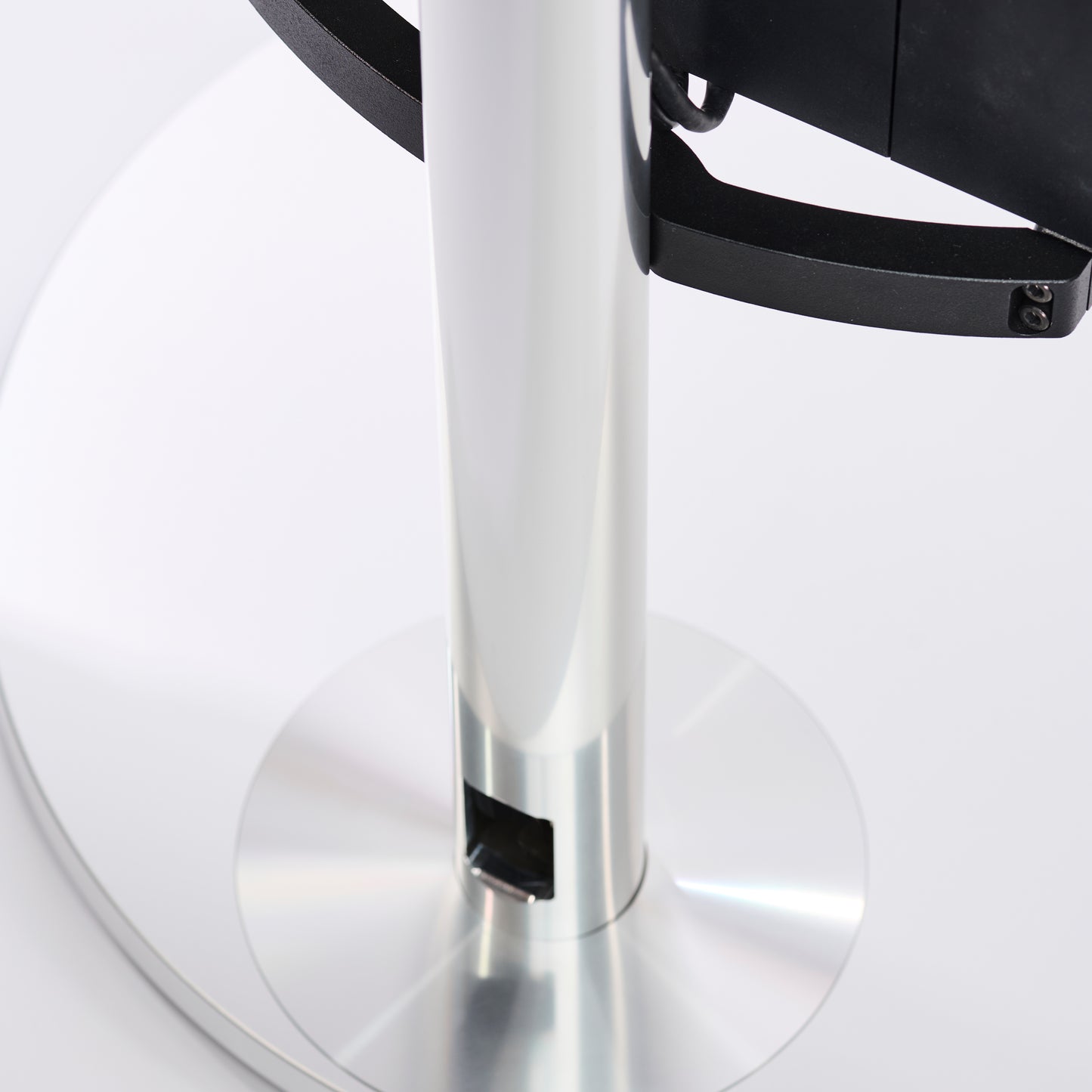 Floorstand silver for Beosound Premiere Kabelauslass