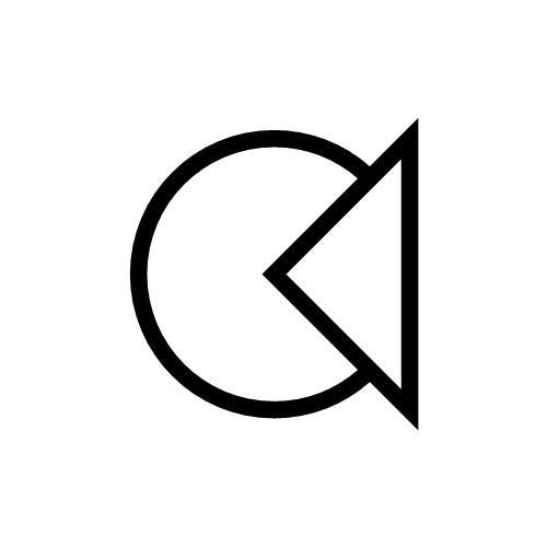Minimalistisches Line-In Icon von Bang & Olufsen in Schwarz auf weißem Hintergrund. Das grafische Symbol aus einem Kreis und einem einwärts gerichteten Pfeil kennzeichnet analoge oder optische Audio-Eingänge für den Anschluss externer Quellen wie Plattenspieler oder klassische Hi-Fi-Komponenten.