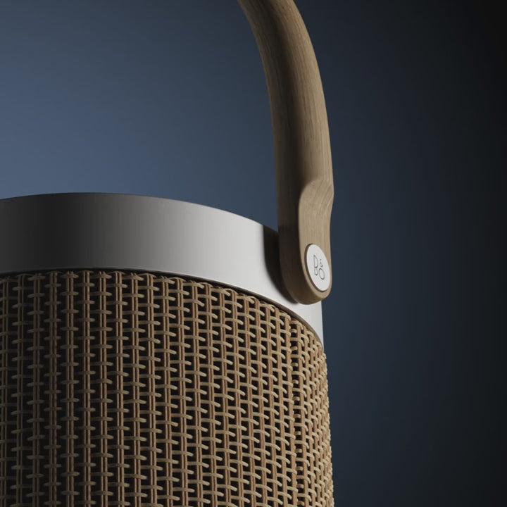 Bang & Olufsen Beosound A5 in verschiedenen Ausführungen und zahlreichene Detailaufnahmen